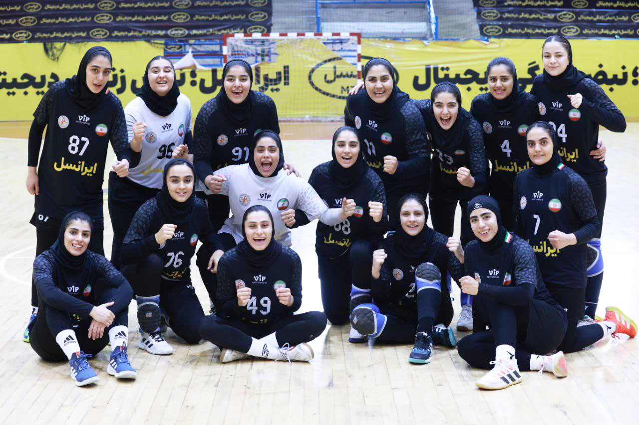 آخرین تمرین تیم ملی هندبال جوانان دختر ایران پیش از اعزام به مسابقات قهرمانی جهان در مقدونیه/ عکس