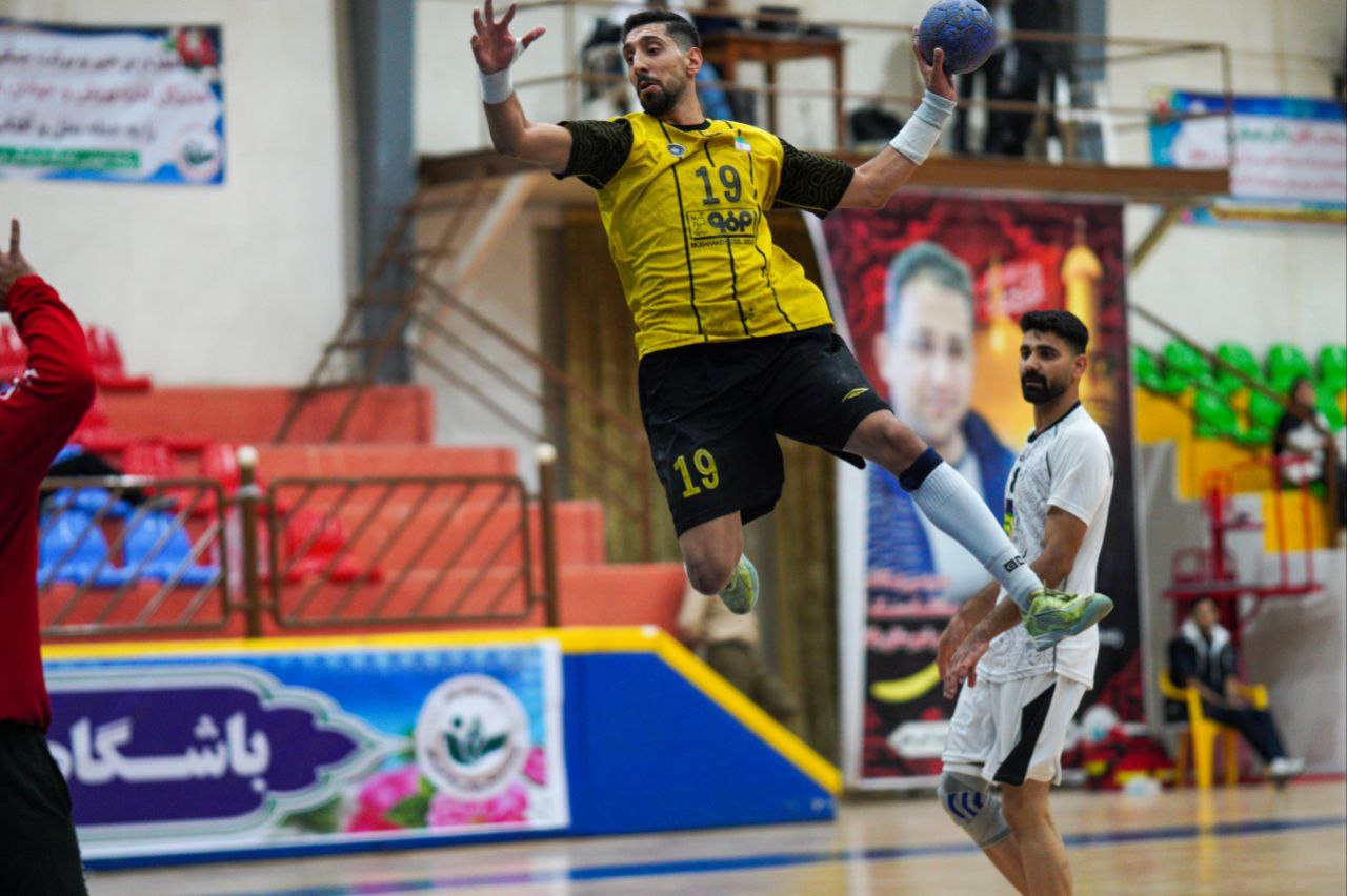 سنگ آهن بافق 20-29 سپاهان اصفهان/ عکس