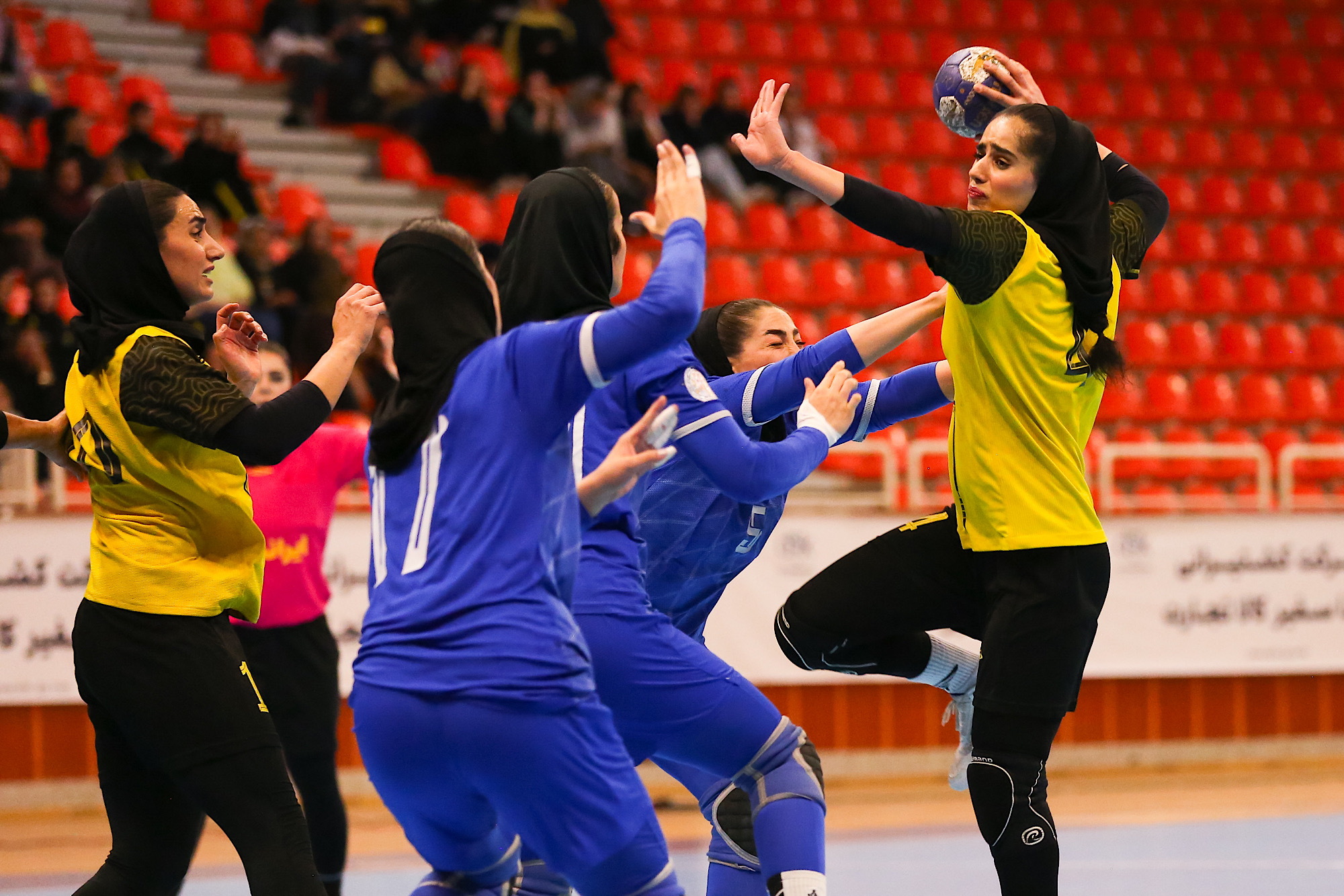سپاهان اصفهان ۲۵-۱۹ استقلال تهران/ عکس