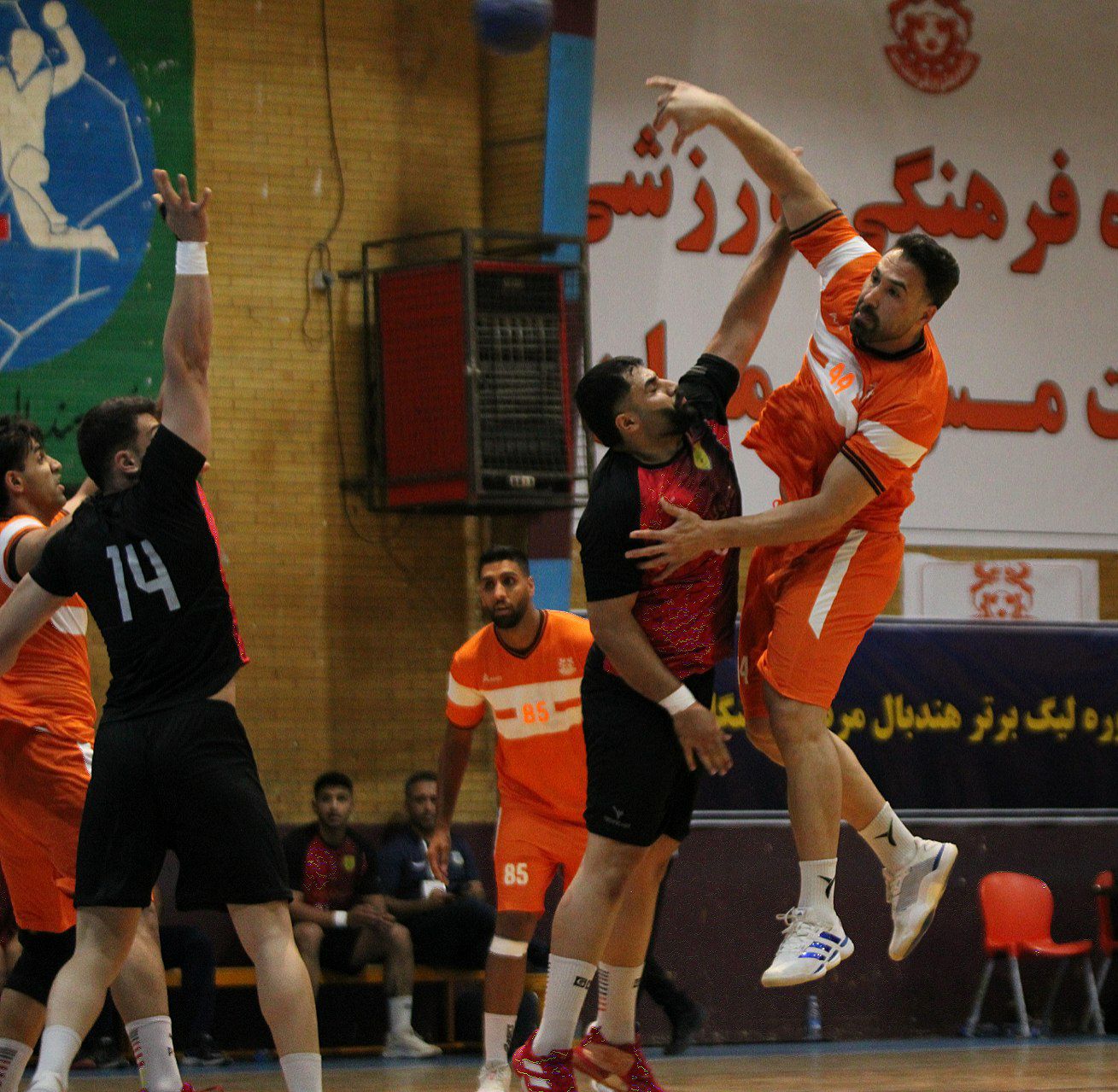 مس کرمان ۳۸-۲۸ نفت و گاز گچساران/ عکس