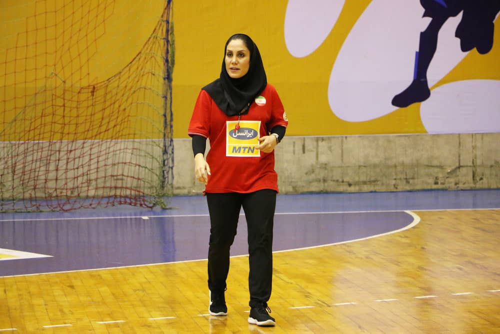 مربی تیم ملی هندبال جوانان دختر ایران: در نیمه دوم یک بازی منطقی را ارائه دادیم / به دنبال جهانی شدن هستیم