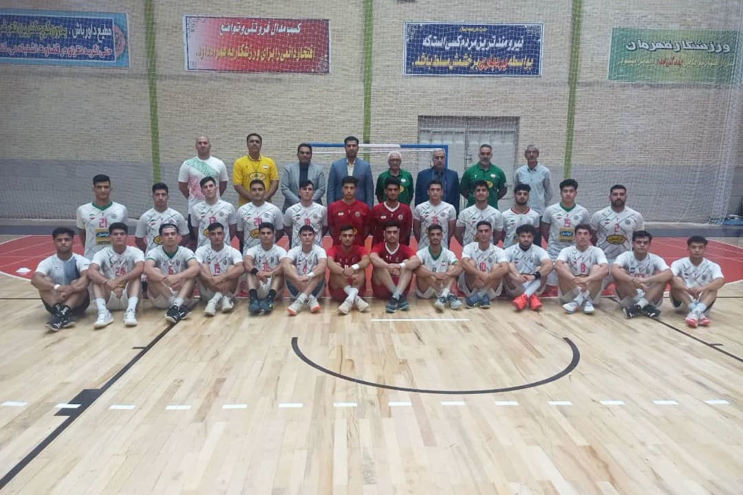 بازدید رئیس فدراسیون از اردوی تیم ملی هندبال نوجوانان پسر ایران 