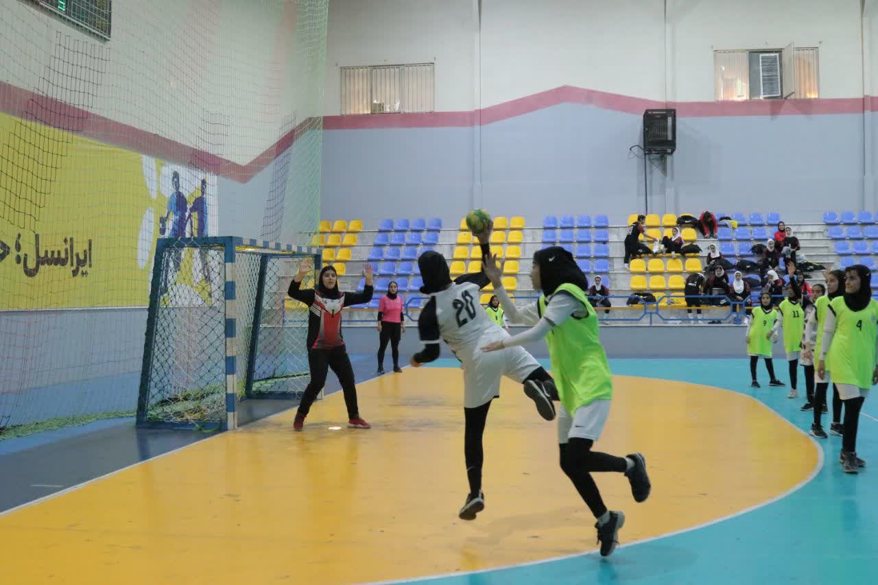مسابقات هندبال استعدادهای برتر ورزش کشور در بخش دختران به میزبانی اصفهان آغاز شد