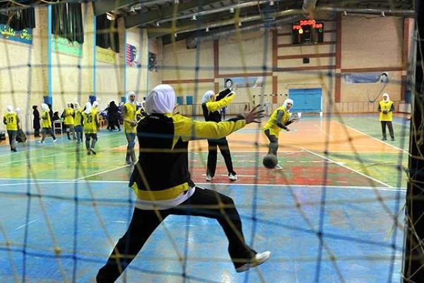 قهرمانی دختران آفتاب یزد در مسابقات نونهالان منطقه جنوب کشور