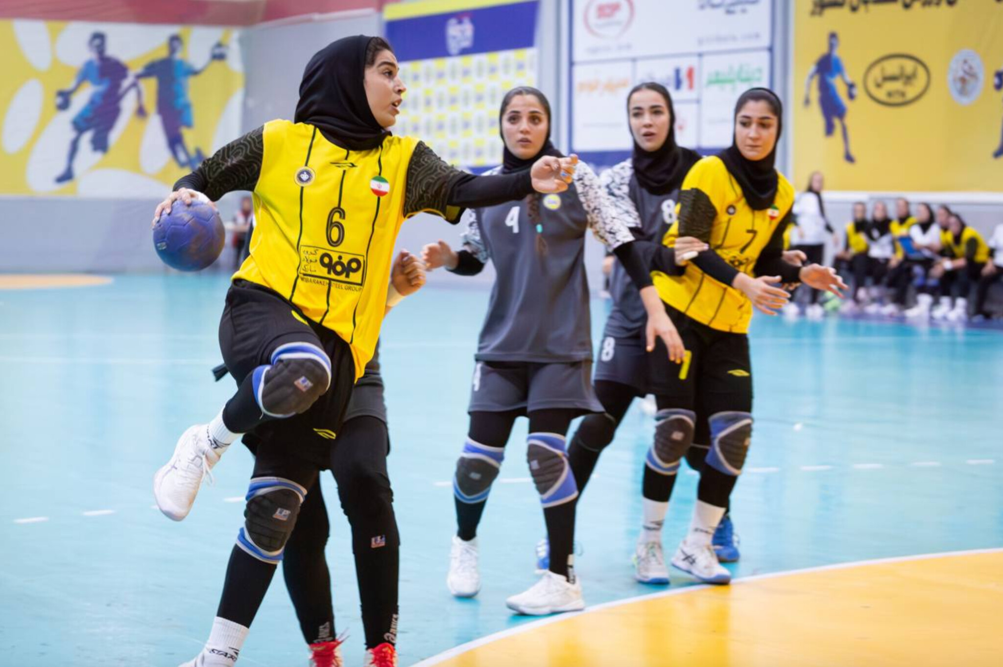 هفته دوم لیگ برتر هندبال بانوان؛ پیروزی دو تیم اصفهانی و گچسارانیها مقابل حریفان