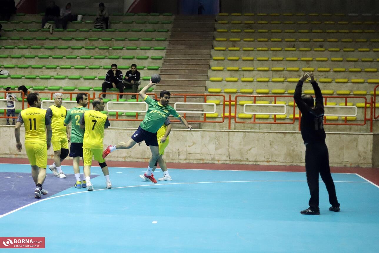 صعود چهار تیم به نیمه‌نهایی مسابقات هندبال پیشکسوتان کشور