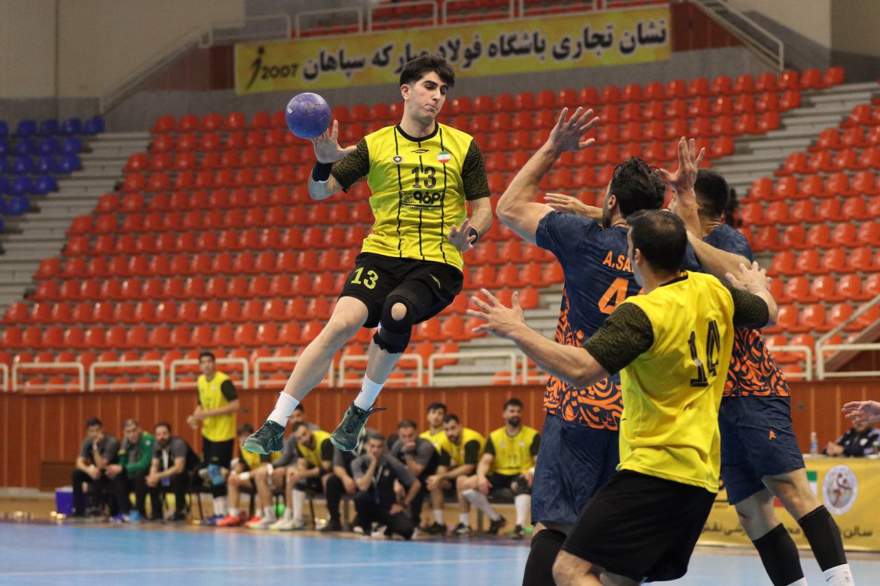 مس، برنده بازی بزرگ هفته/ صعود استقلال به رده دوم در روز لغزش سایپا