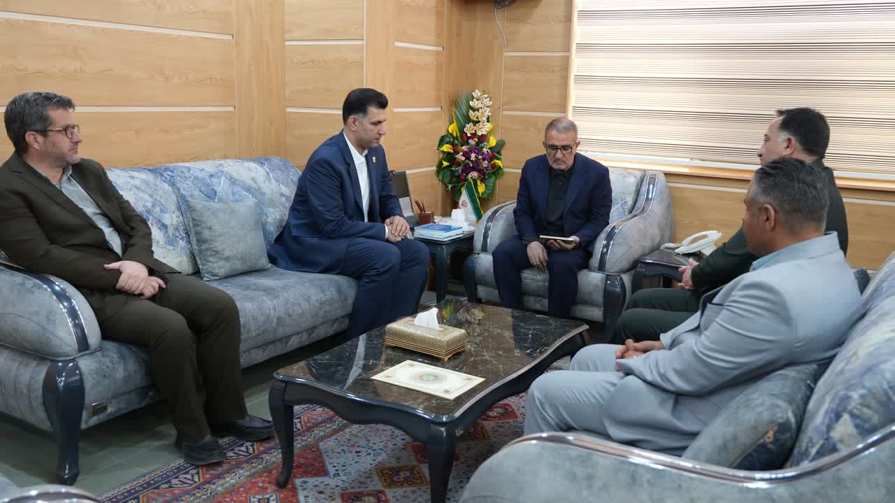 دیدار رئیس فدراسیون هندبال با استاندار کهگیلویه و بویراحمد/ پاکدل: نگاه مثبت مسئولان استان موفقیت های بزرگی را رقم زده