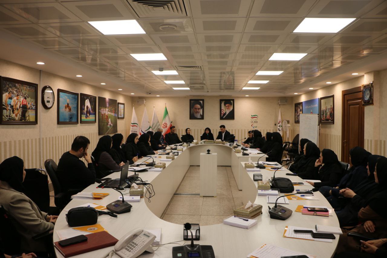 برگزاری نشست هم‌اندیشی نایب‌رئیس بانوان فدراسیون هندبال با نواب رئیس بانوان هیئت‌های استانی