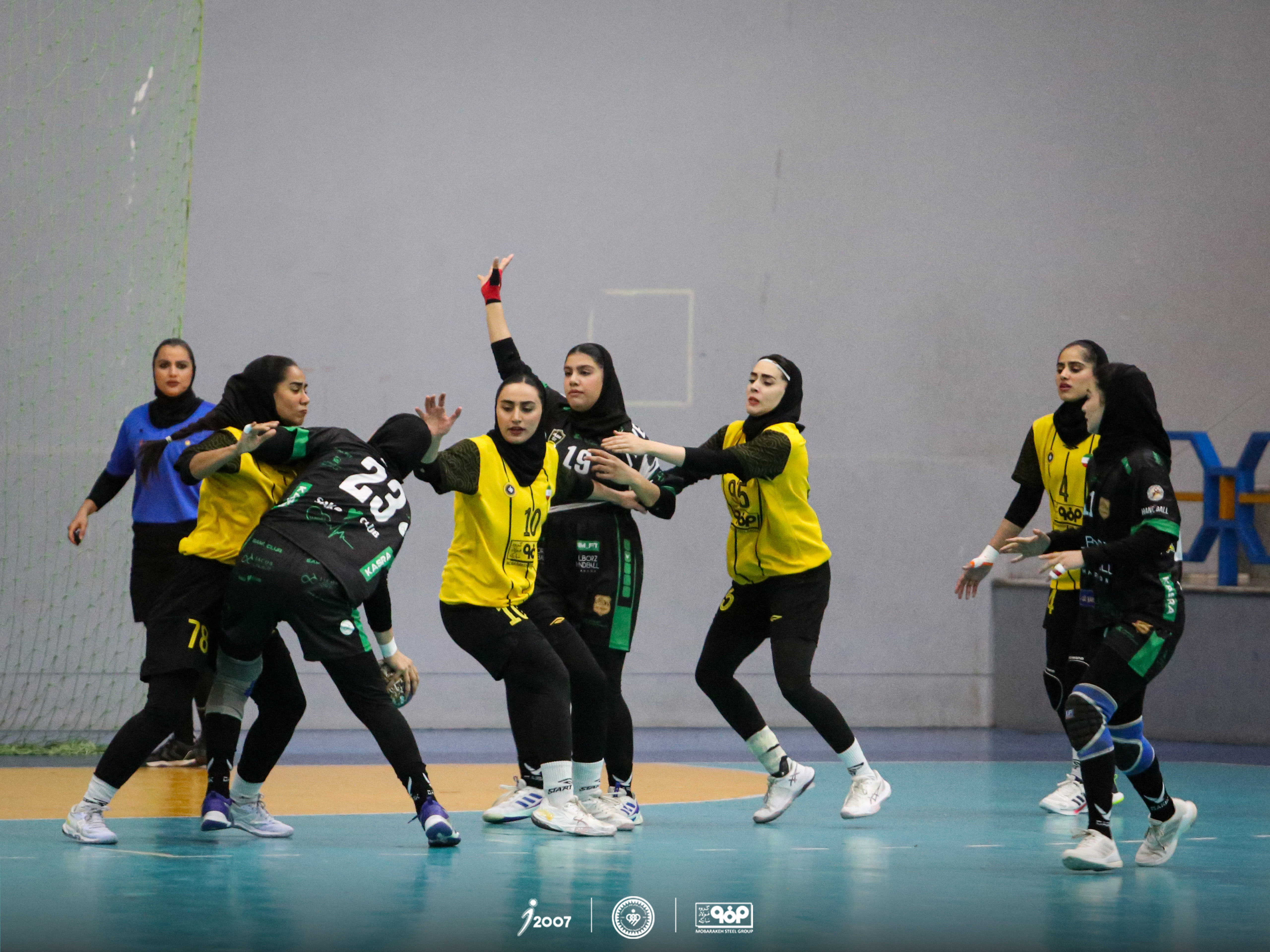 لیگ برتر هندبال بانوان پیگیری می‌شود/ اصفهان، صحنه معرفی تیم قهرمان