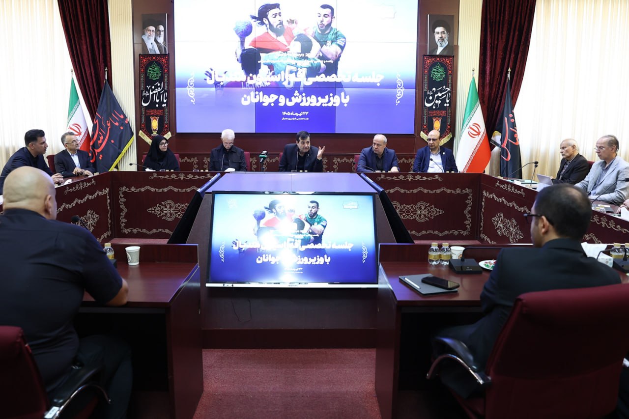 برگزاری نشست تخصصی فدراسیون هندبال با حضور وزیر ورزش و جوانان/ شرایط تیم ملی برای حضور در ناگویا بررسی شد