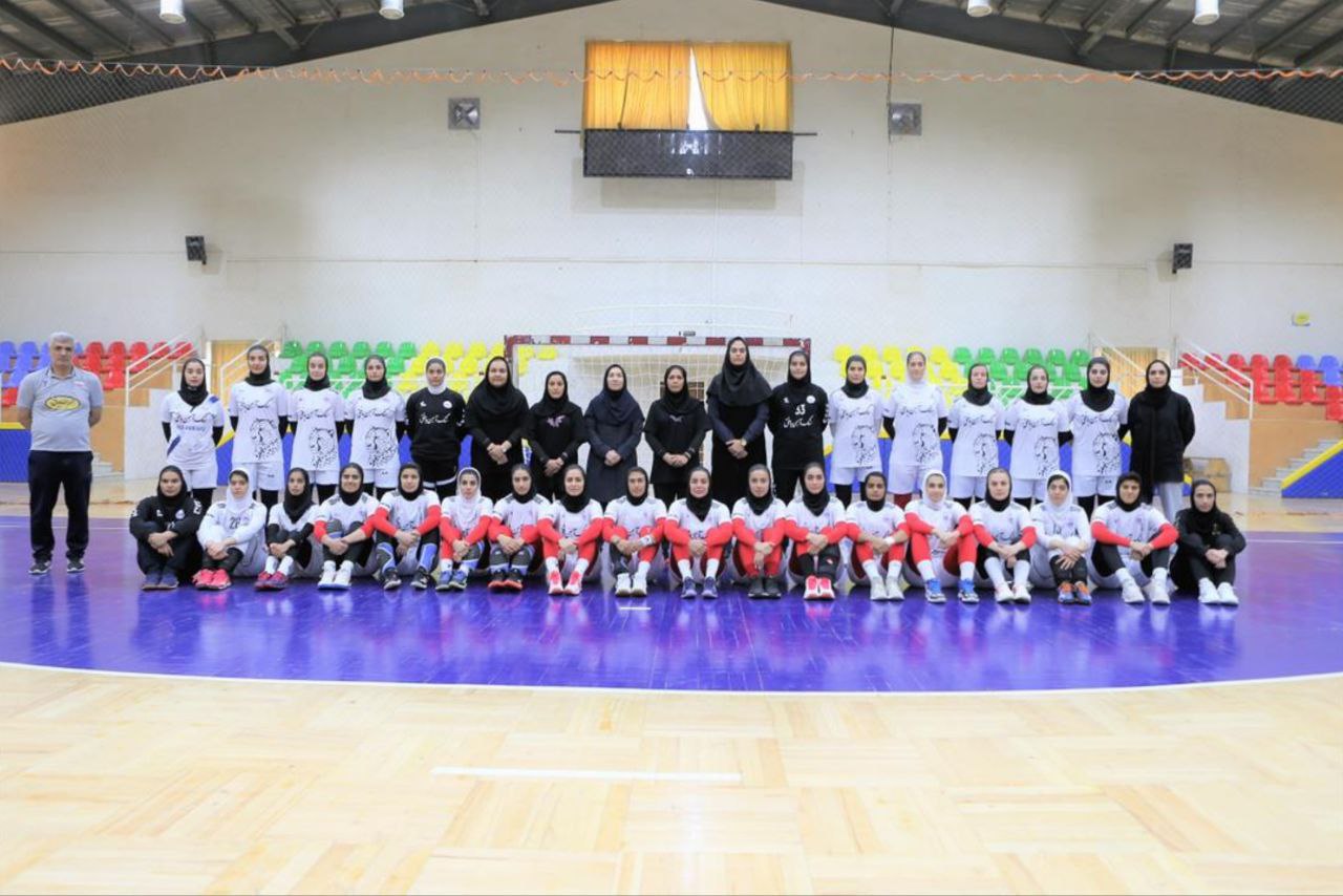 اردوی تیم ملی هندبال بانوان با حمایت و میزبانی باشگاه سنگ آهن بافق یزد